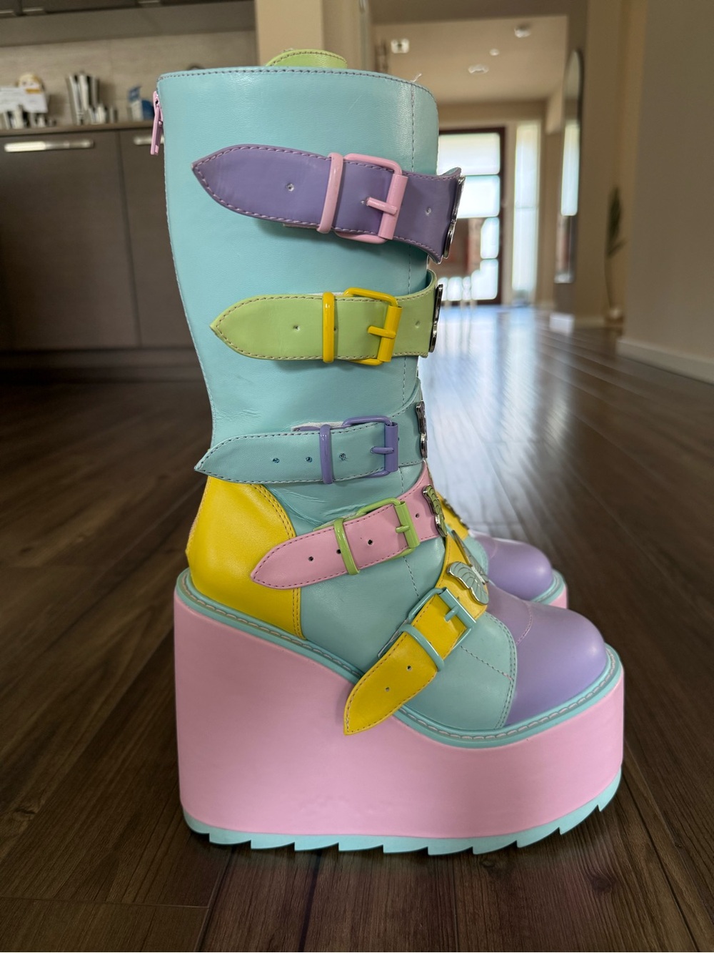 YRU Dune pastel butterfly buckles platform, rave boots - Picture 4 of 11